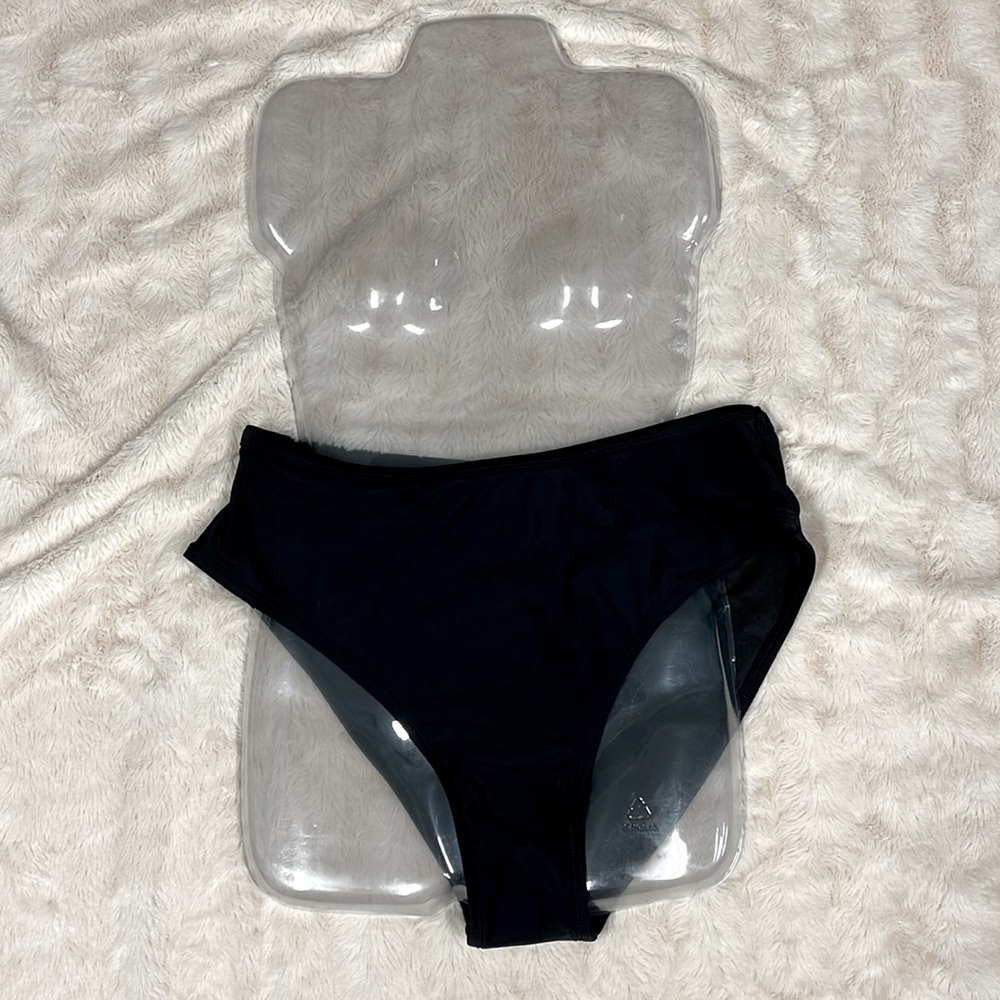 BNWOT BLACK HIGH CUT LEG BIKINI BOTTOM ONLY SIZE LARGE